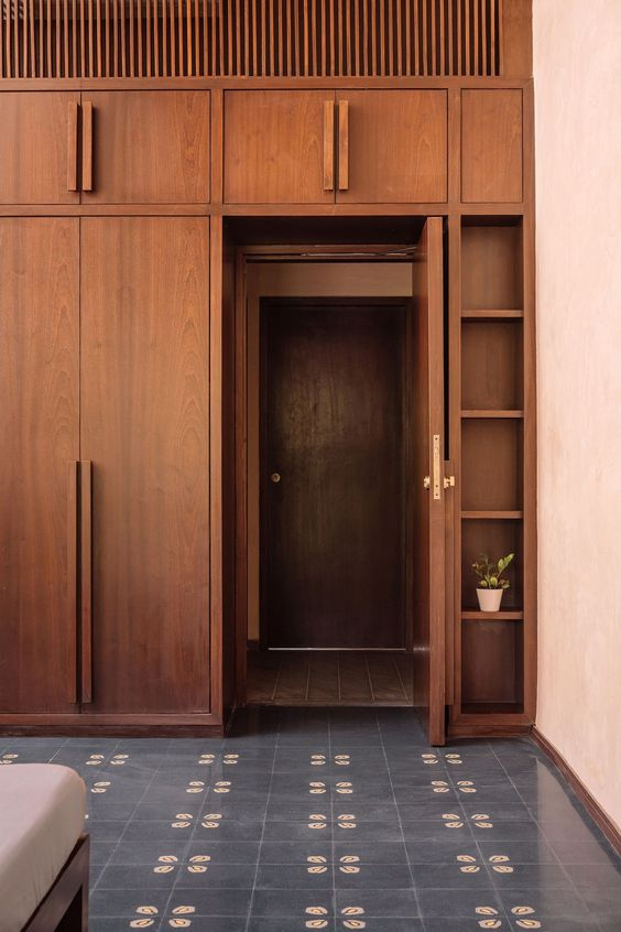 Built in shelving - quality furnishings